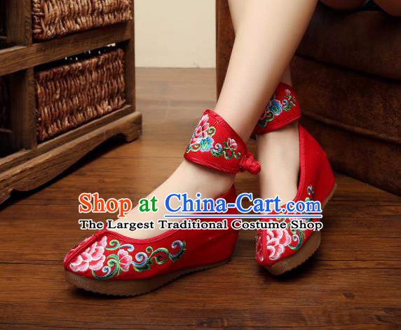 Traditional Chinese Old Beijing Bride Embroidery Peony Red Shoes National Embroidered Shoes Hanfu Shoes for Women