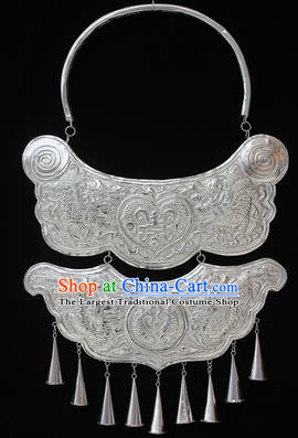 Traditional Chinese Miao Nationality Sliver Necklet Hmong Wedding Carving Butterfly Necklace for Women