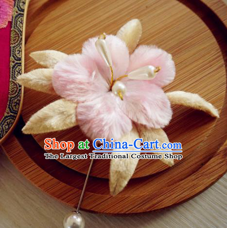 Handmade Chinese Classical Velvet Flower Brooch Ancient Palace Breastpin for Women