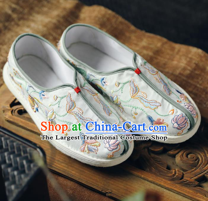 Chinese Handmade White Cloth Shoes Traditional National Shoes Ancient Princess Embroidered Lotus Hanfu Shoes for Women