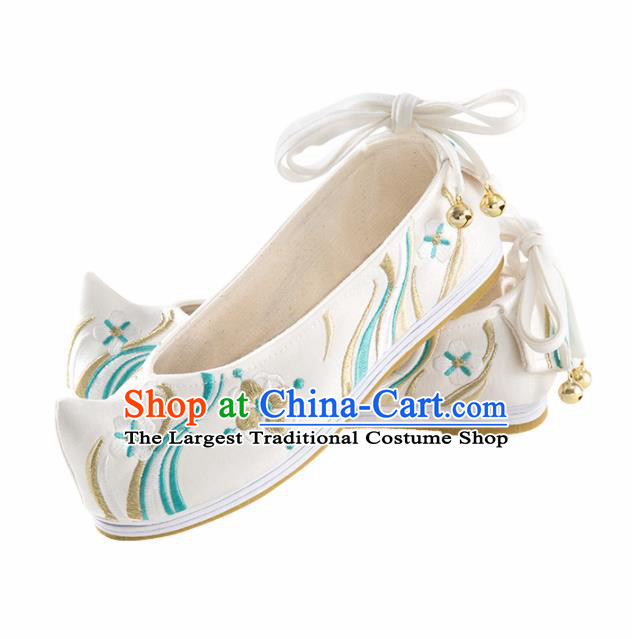 Chinese Ancient Princess Shoes Hanfu Shoes Handmade White Embroidered Shoes for Women