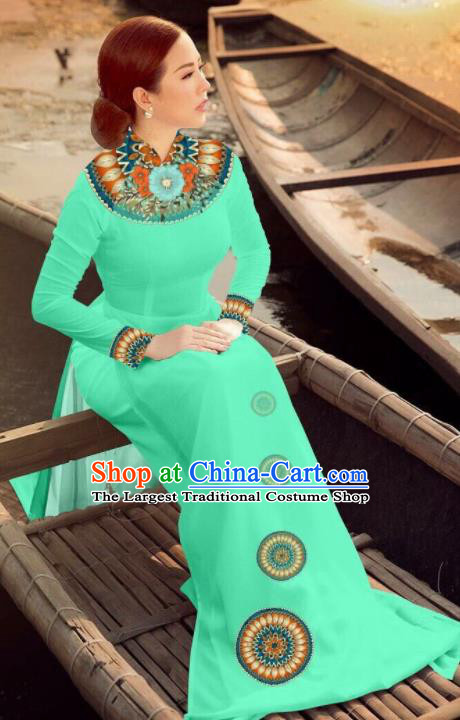 Asian Vietnam Traditional Bride Light Green Dress Vietnamese National Classical Ao Dai Cheongsam for Women