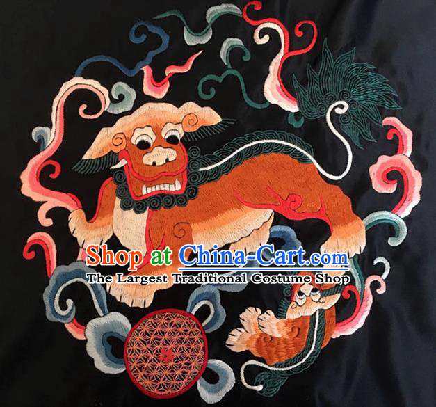 Chinese Handmade Traditional Embroidery Craft Embroidered Lion Silk Fabric Patch