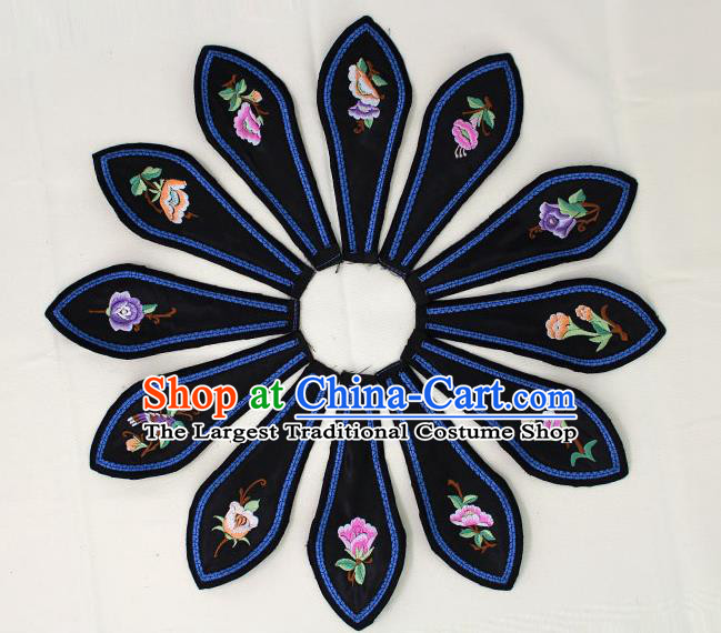 Chinese Ancient Qing Dynasty Princess Embroidered Black Shoulder Cappa Traditional Embroidery Appliqu Craft for Women