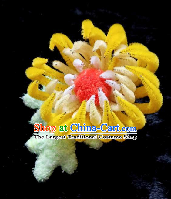 Handmade Chinese Ancient Qing Dynasty Yellow Velvet Chrysanthemum Hairpins Traditional Court Hanfu Hair Accessories for Women