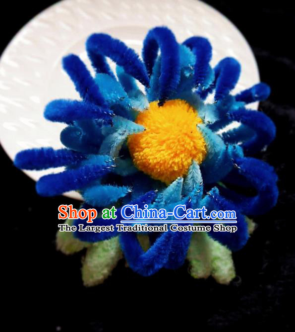 Handmade Chinese Ancient Qing Dynasty Royalblue Velvet Chrysanthemum Hairpins Traditional Court Hanfu Hair Accessories for Women