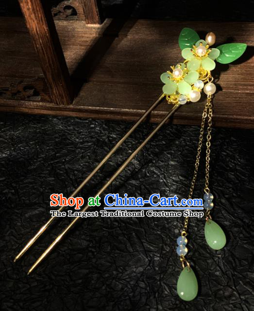 Chinese Classical Green Plum Flowers Hair Clip Hanfu Hair Accessories Handmade Ancient Princess Hairpins Tassel Step Shake for Women