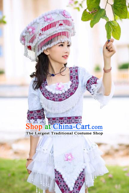 China Wenshan Ethnic White Short Dress Miao Minority Clothing Yunnan Nationality Women Apparels and Headwear