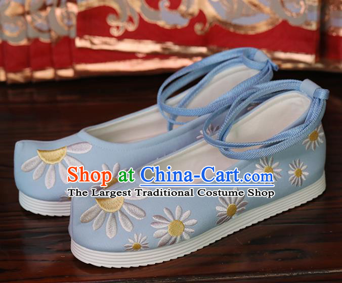 China Embroidered Daisy Shoes Princess Shoes Opera Shoes Handmade Light Blue Cloth Shoes