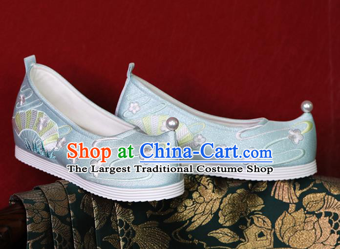 China Handmade Shoes Hanfu Shoes Princess Shoes Embroidered Shoes Ming Dynasty Young Lady Light Blue Satin Shoes