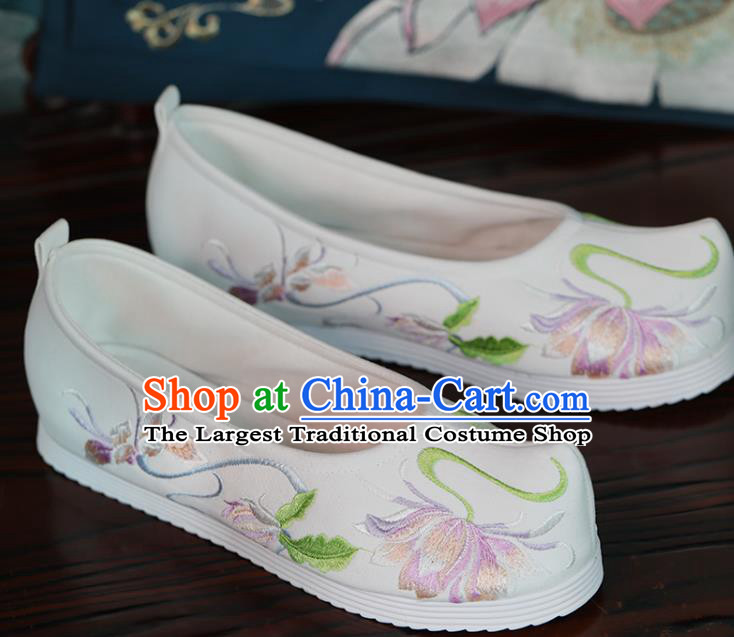 China Embroidered Epiphyllum Shoes Princess Shoes Women Shoes Handmade Hanfu Shoes White Cloth Shoes