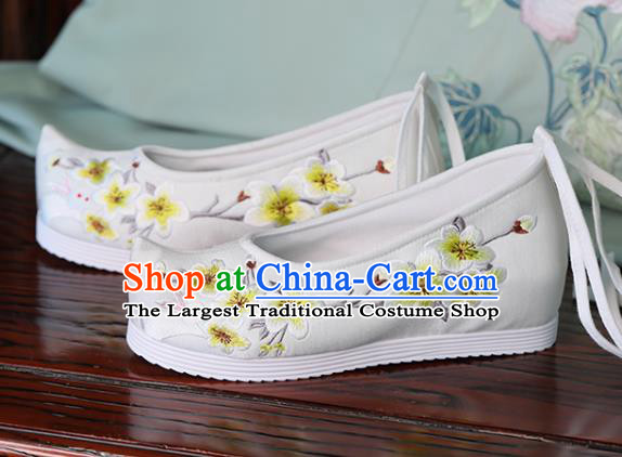 China Embroidered Pear Flowers Rabbit Shoes Hanfu White Bow Shoes Princess Shoes Handmade Cloth Shoes