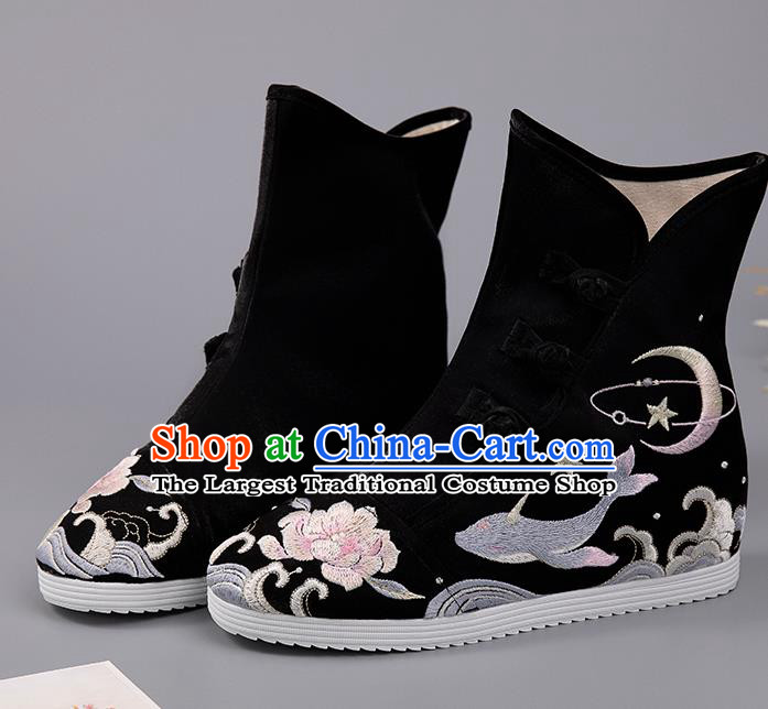 Chinese Embroidered Peony Fish Boots Ancient Ming Dynasty Swordsman Shoes Black Cloth Shoes for Women