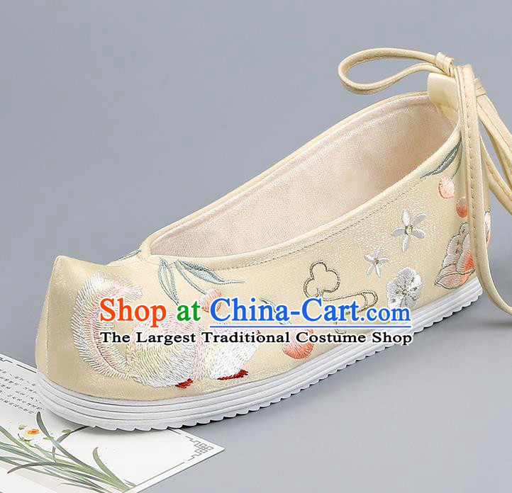 China Yellow Bow Shoes Traditional Hanfu Shoes Handmade Cloth Shoes Ancient Princess Embroidered Squirrel Shoes