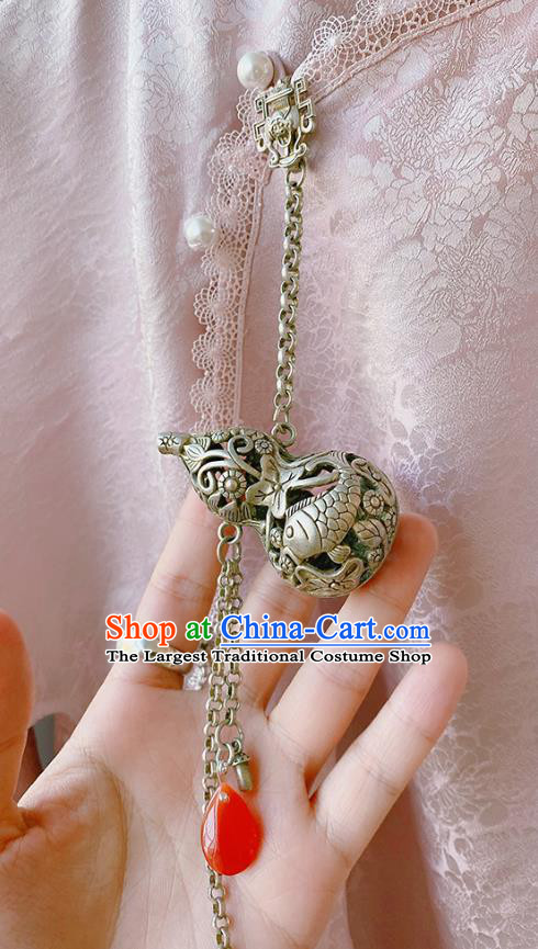 China Classical Cheongsam Carving Gourd Tassel Pendant Traditional Cupronickel Accessories Brooch