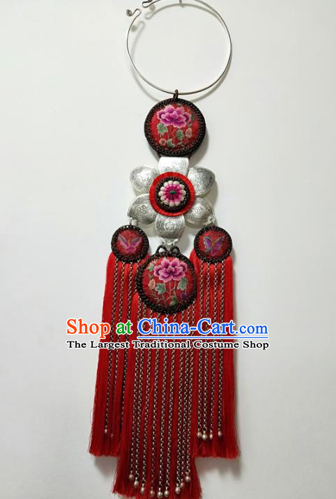 China Traditional Red Tassel Necklace Accessories Handmade Women Jewelry National Embroidered Silver Necklet