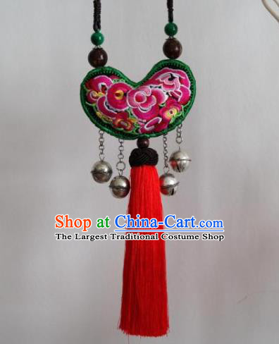 China Handmade Ethnic Red Tassel Necklace Traditional Miao Nationality Embroidered Accessories