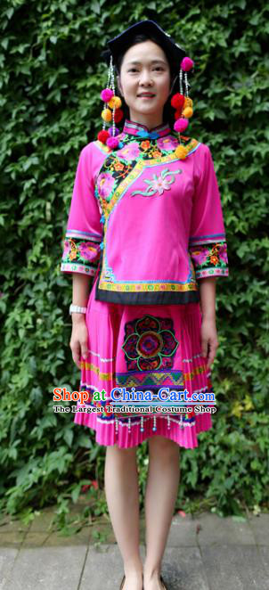 China Ethnic Women Folk Dance Rosy Blouse and Short Pleated Skirt Traditional Yi Nationality Clothing Custom Fashion with Headwear