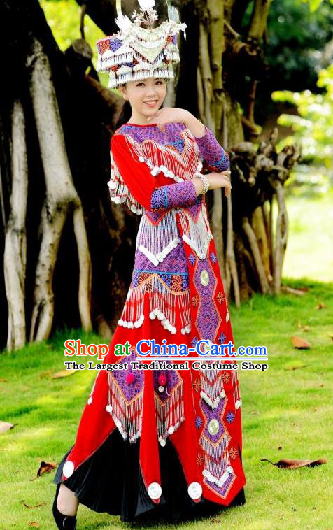 China Yi Ethnic Wedding Apparels Festival Women Red Dress Yunnan Minority Celebration Clothing Folk Dance Costumes and Headdress