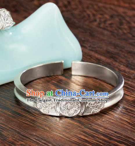 China Qing Dynasty Jewelry Accessories Ancient Court Princess Carving Flowers Silver Bracelet