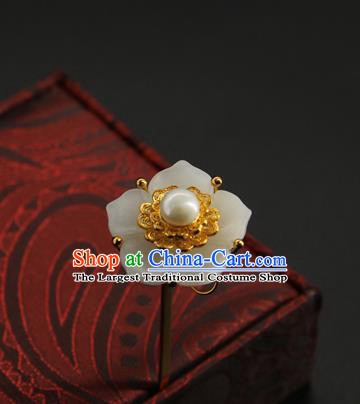 China Ancient Princess Hair Accessories Traditional Handmade Court White Jade Plum Hairpin Ming Dynasty Pearl Hair Stick