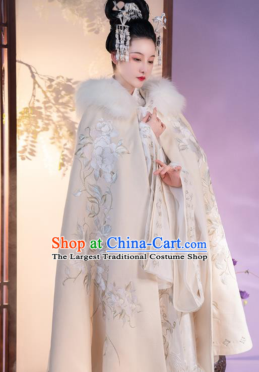 China Traditional Winter Costume Ancient Tang Dynasty Imperial Concubine Clothing Embroidered White Cape