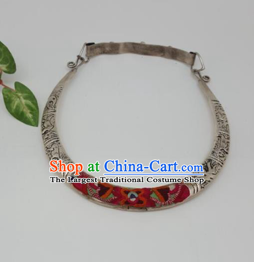 Chinese Traditional Miao Nationality Embroidered Necklace Handmade Ethnic Silver Necklet Accessories for Women