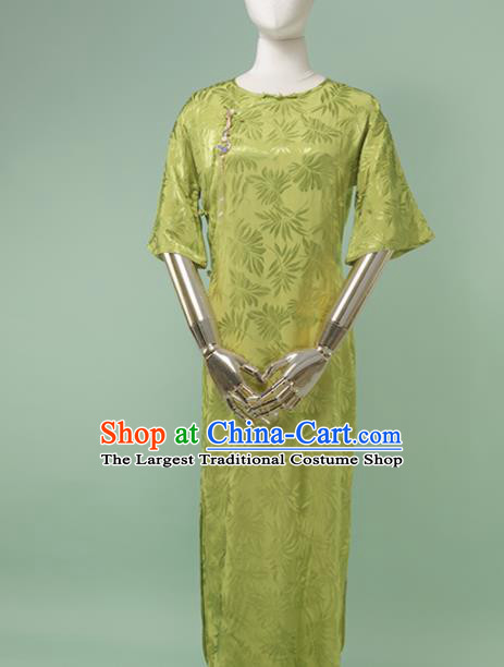 Chinese Traditional Light Green Silk Cheongsam Costume Republic of China Mandarin Qipao Dress for Women