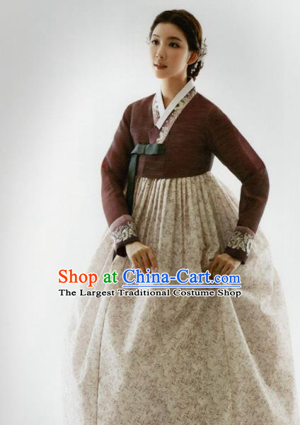 Korean Traditional Hanbok Mother of Bride Brown Blouse and Beige Dress Outfits Asian Korea Wedding Fashion Costume for Women