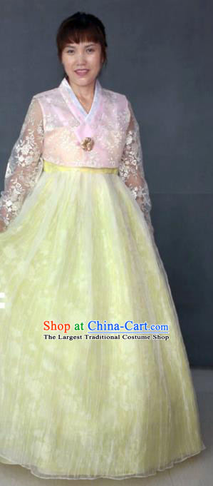 Korean Traditional Garment Bride Mother Hanbok Pink Blouse and Yellow Dress Asian Korea Fashion Costume for Women