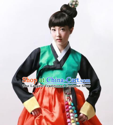 Korean Traditional Court Mother Hanbok Garment Green Blouse and Red Dress Asian Korea Fashion Costume for Women