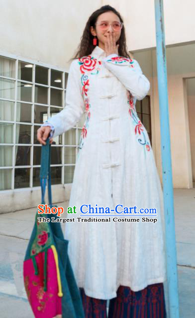 Chinese Traditional Embroidered White Dust Coat National Overcoat Costumes for Women