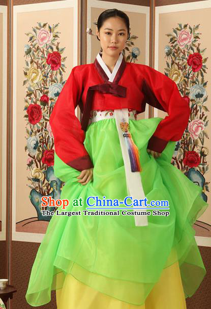 Korean Traditional Court Queen Hanbok Red Blouse and Green Dress Garment Asian Korea Fashion Costume for Women