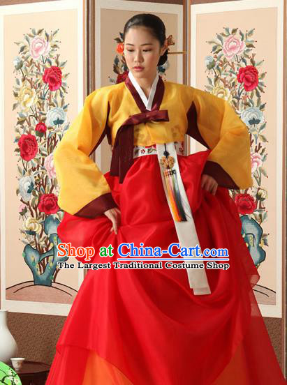 Korean Traditional Court Queen Hanbok Yellow Blouse and Red Dress Garment Asian Korea Fashion Costume for Women