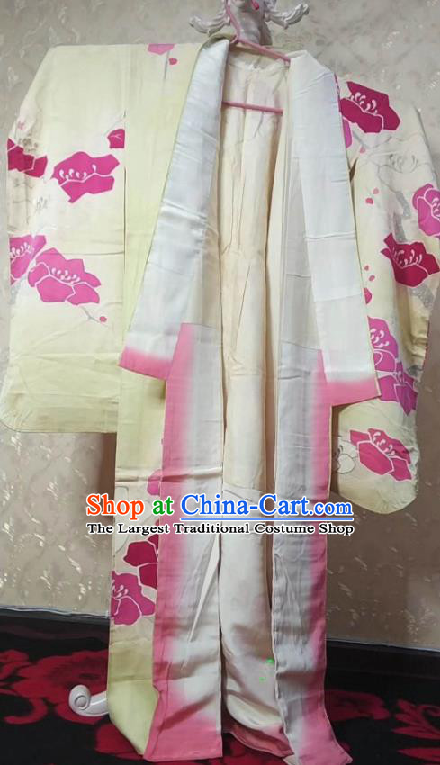 Traditional Japan Geisha Printing Roses Beige Furisode Kimono Asian Japanese Fashion Apparel Costume for Women