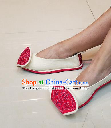 Traditional Chinese Handmade Ethnic Embroidered Flax Shoes National Shoes Hanfu Shoes for Women