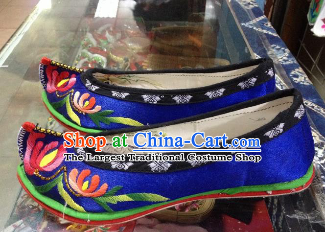 Traditional Chinese Wedding Blue Embroidered Chrysanthemum Shoes Princess Shoes National Shoes Hanfu Shoes for Women