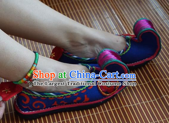 Traditional Chinese Ethnic Shoes Deep Blue Embroidered Shoes Yunnan National Wedding Shoes for Women