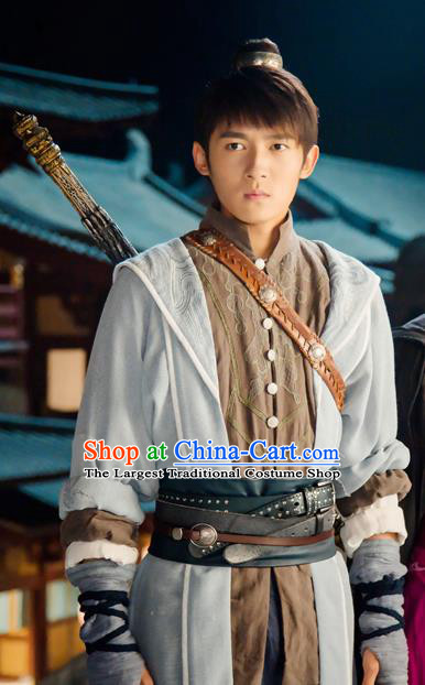 Chinese Ancient Hero Clothing and Jade Hairpin Drama The Taosim Crandmaster Young Swordsman Zhang Ling Costumes and Headband