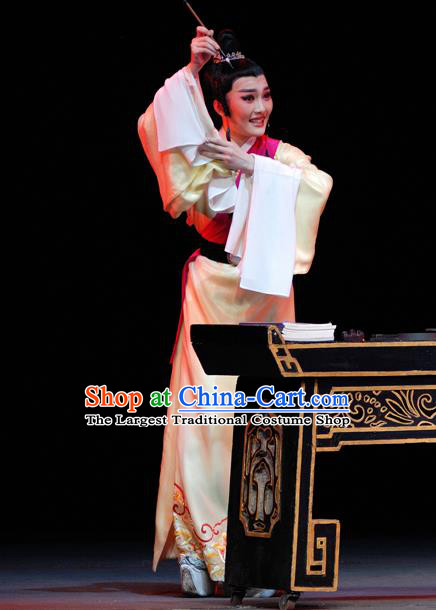 Chinese Yue Opera Rich Childe Apparels Yu Qing Ting Shaoxing Opera Scholar Costumes Young Male Shen Guisheng Garment Yellow Embroidered Robe and Headpieces