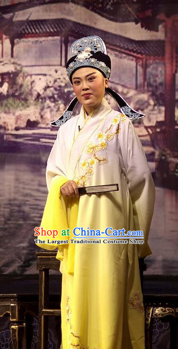 Chinese Yue Opera Young Man Wu Nv Bai Shou Costumes and Hat Shaoxing Opera Apparels Xiao Sheng Yellow Embroidered Robe Garment