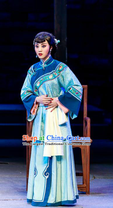 Chinese Beijing Opera Young Mistress Apparels The Grand Mansion Gate Costumes and Headdress Traditional Peking Opera Rich Consort Dress Actress Yang Jiuhong Garment