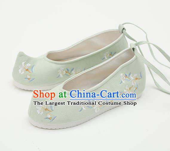 Chinese Handmade Light Green Embroidered Shoes Traditional Ming Dynasty Female Bow Shoes Hanfu Shoes Ancient Princess Shoes