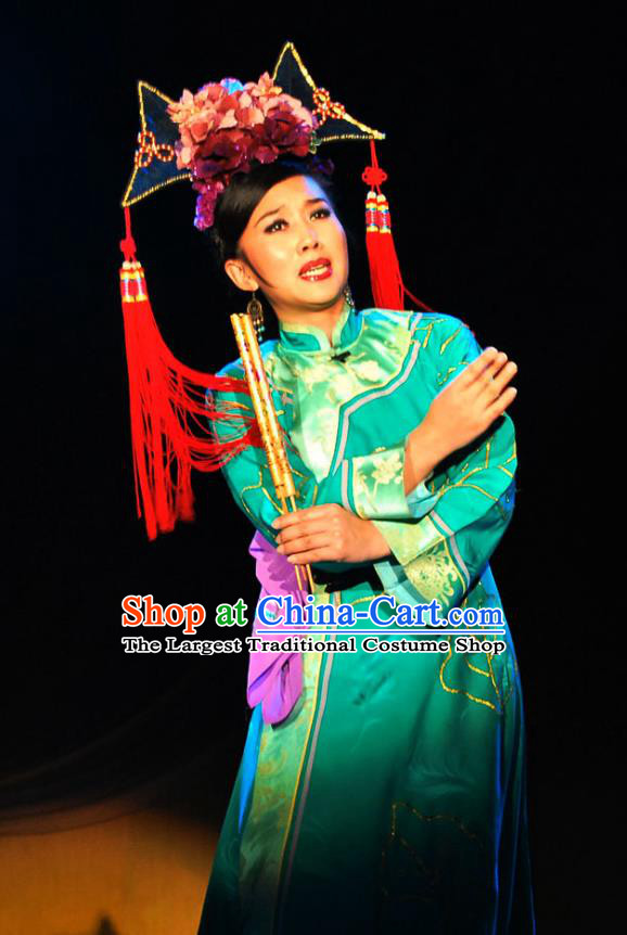 Chinese Beijing Opera Imperial Consort Garment Costumes and Headdress Shao Nian Tian Zi Traditional Qu Opera Hua Tan Apparels Qing Dynasty Court Woman Green Dress