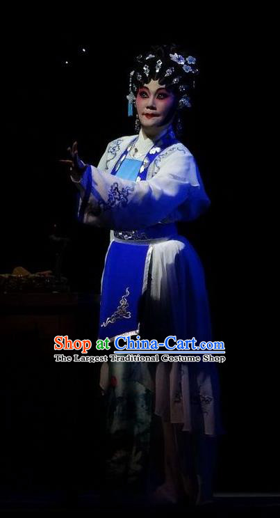 Chinese Cantonese Opera Diva Garment Zi Yun Costumes and Headdress Traditional Guangdong Opera Country Woman Apparels Young Female Dress