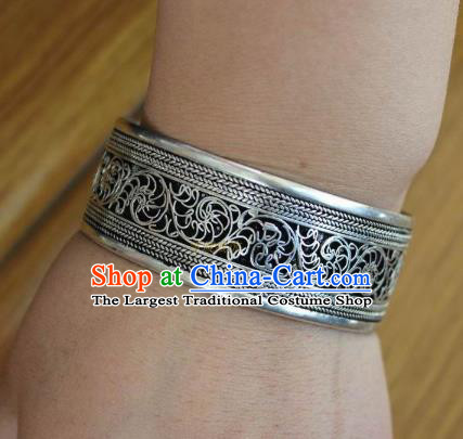 Chinese Traditional Tibetan Nationality Silver Filigree Bracelet Jewelry Accessories Decoration Handmade Zang Ethnic Bangle for Women