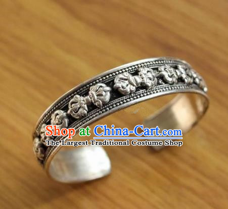 Chinese Traditional Tibetan Nationality Bracelet Jewelry Accessories Decoration Handmade Zang Ethnic Silver Carving Bangle for Women