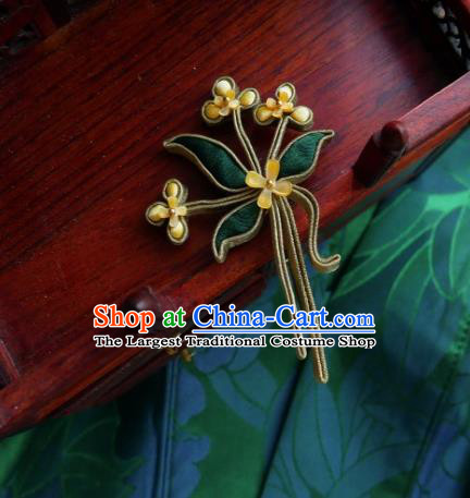 Chinese Classical Cheongsam Silk Fragrans Brooch Traditional Hanfu Accessories Handmade Golden Bell Tassel Breastpin Pendant for Women