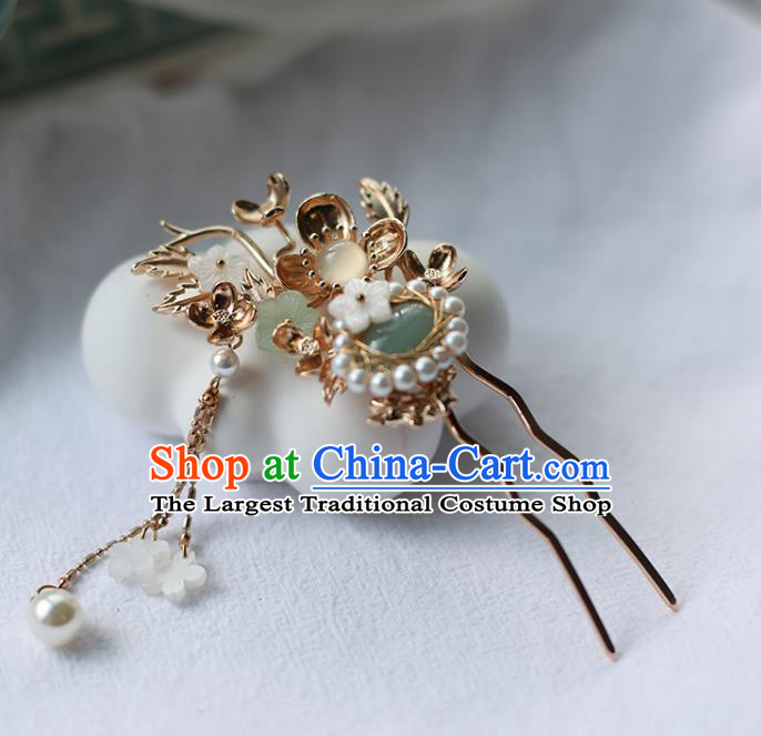 Handmade Chinese Pearls Hair Clip Traditional Classical Hanfu Hair Accessories Ancient Princess Golden Plum Tassel Hairpins for Women