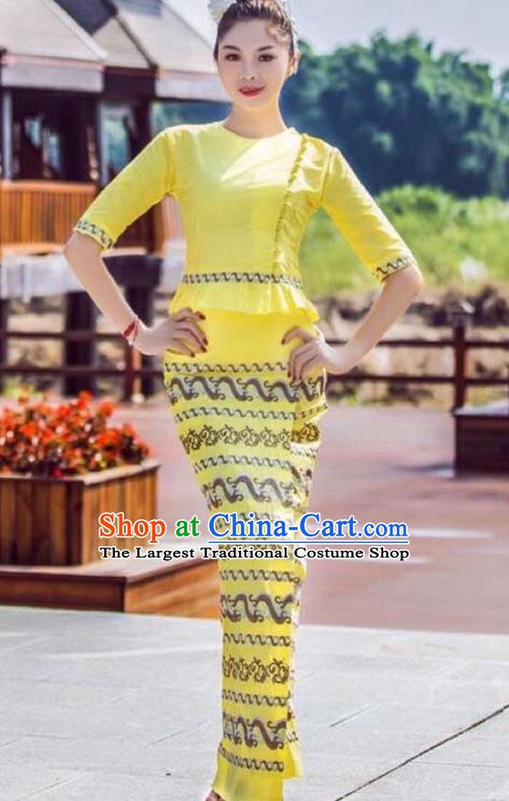 Chinese Dai Nationality Fashion Costumes Traditional Dai Ethnic Yellow Blouse and Straight Skirt Outfits